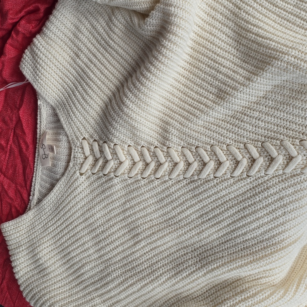 Jessica Simpson sweater